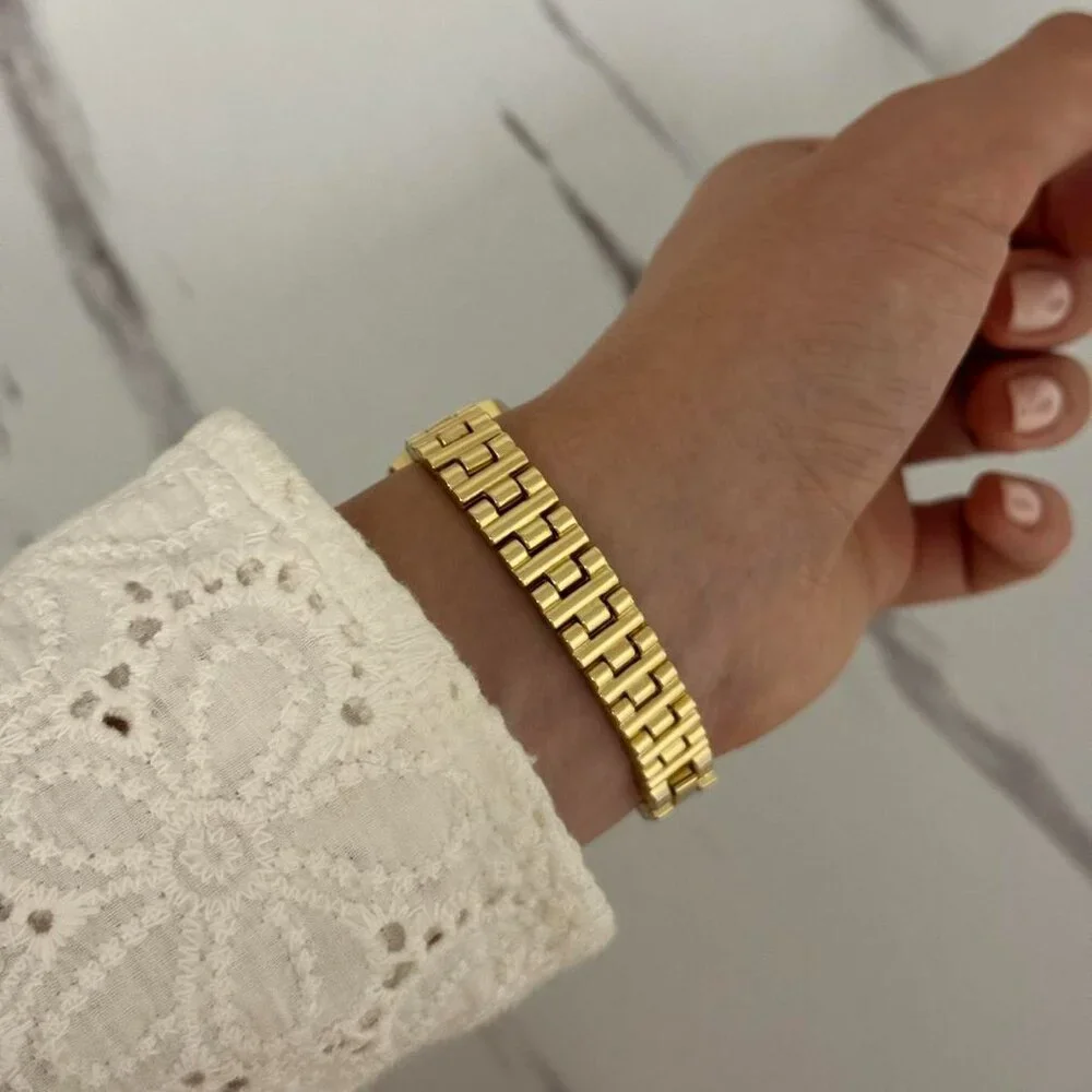 SKU:0218‎ Gold burgundy mini watch gold bracelet Stainless steel + in a gift box
